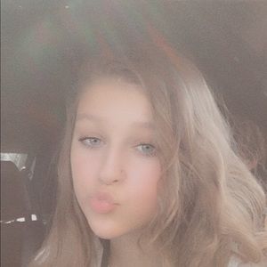 Meet your Posher, Lexie